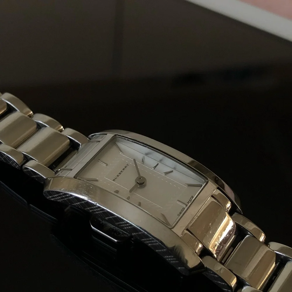 Burberry watch women’s - Picture 8 of 9